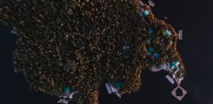 Overview shot of Sasaginnigak Lodge and it's cabins